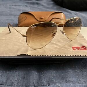 Ray-Ban Gold Aviator Classic Sunglasses Unisex